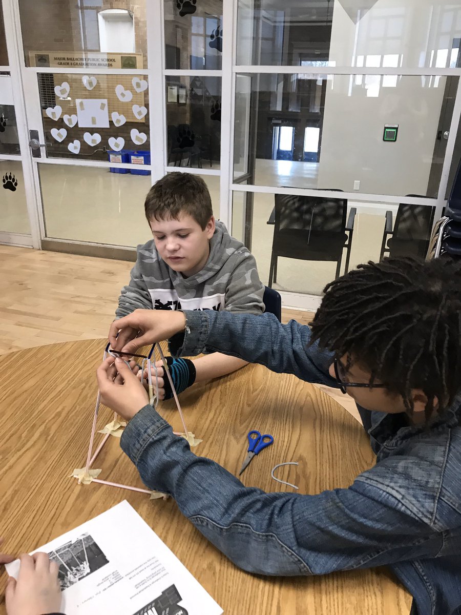TaraMcFarling1's tweet photo. Building a basketball net @BallacheyLC to celebrate #marchmadness2020 @MajorBallachey @GEDSB #designchallenge #STEM https://t.co/DmUvOqGzdN