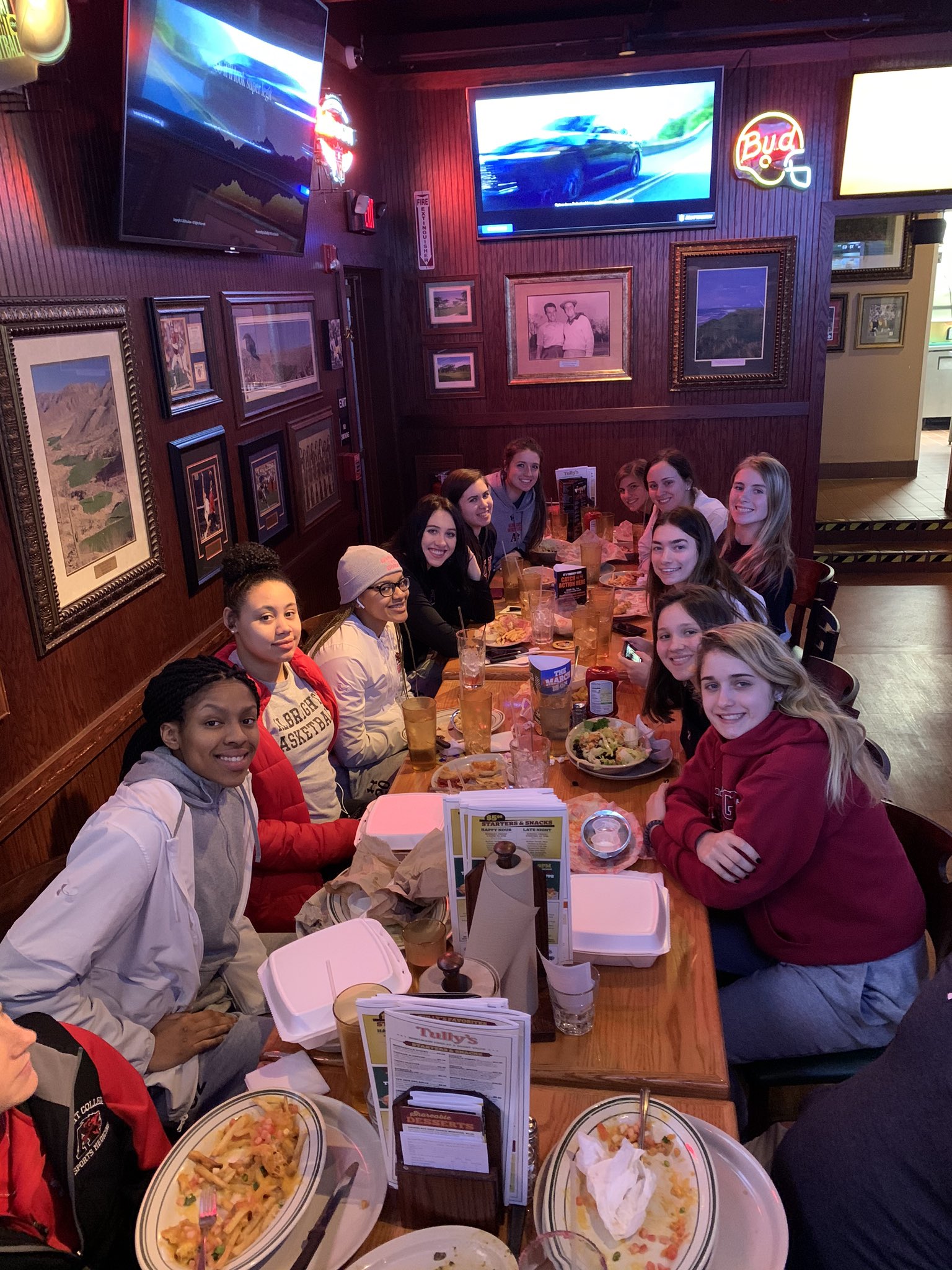 Albright WBB on Twitter "Stopped at TullysGoodTimes for lunch on our