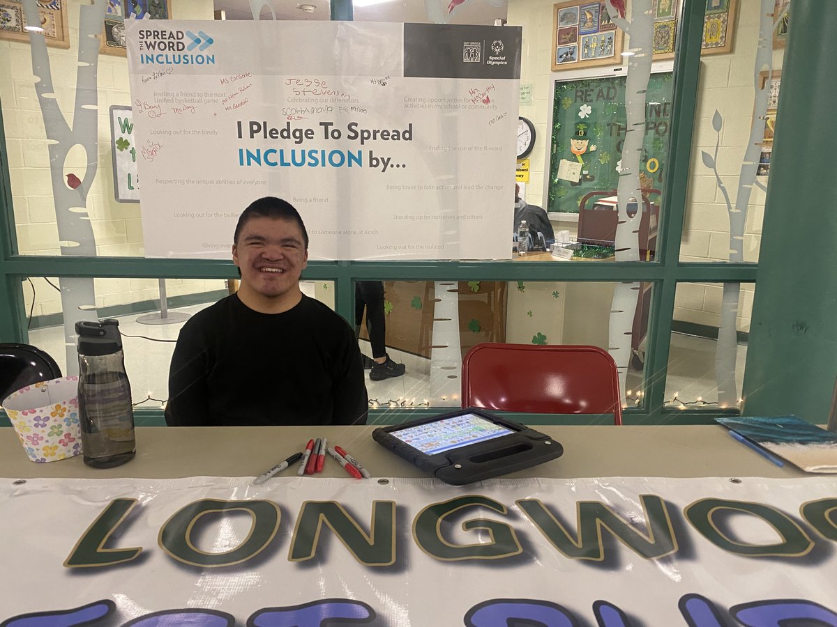 March is #BestBuddiesMonth! On 3/4 Best Buddies <a href="/LongwoodSrHS/">LongwoodHS</a> participated in Spread the Word: Inclusion to promote respectful language. The students asked friends, faculty, &amp; staff to sign a banner with  inspiring quotes supporting inclusion. #PledgeToInclude #LCSDPride