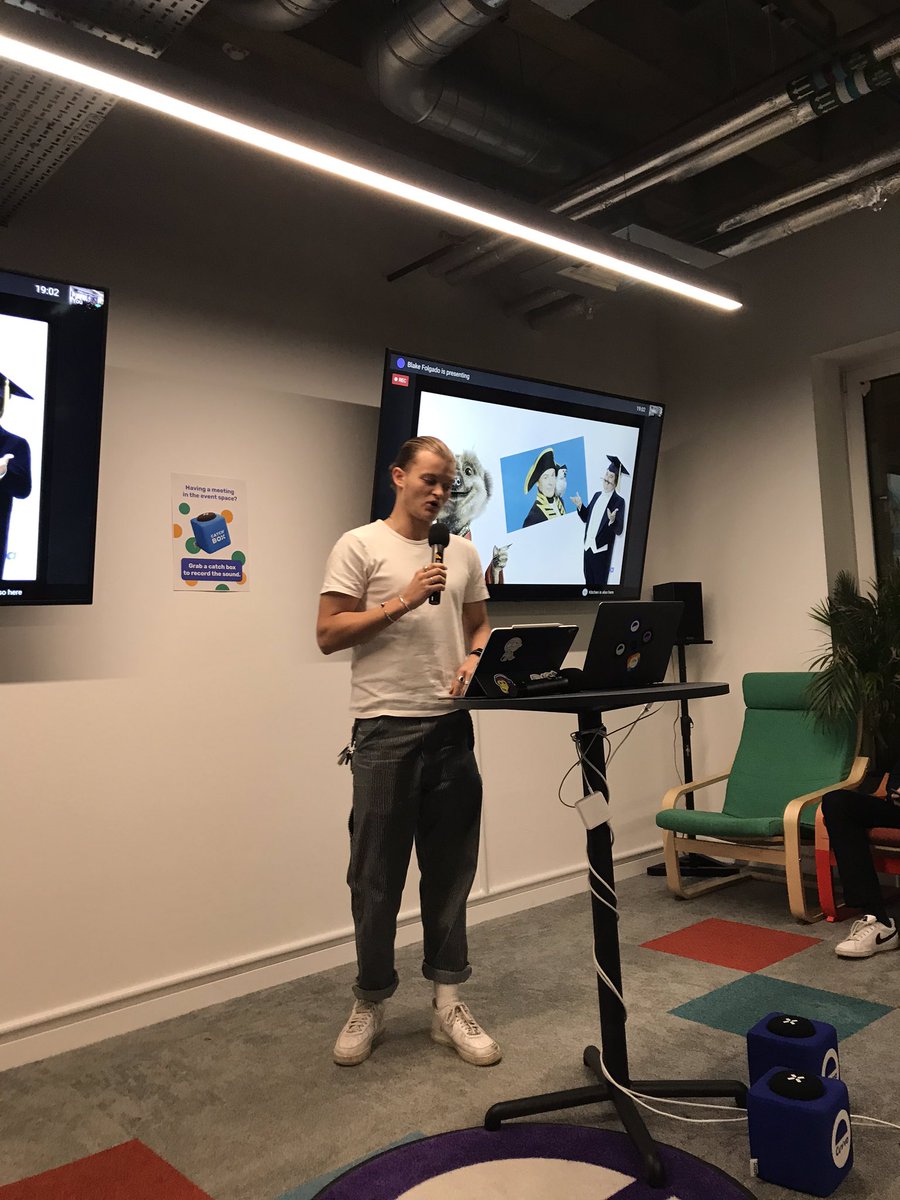 Projector London tweet media