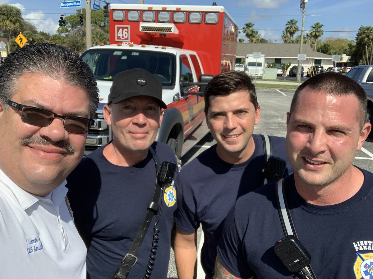 EMSOfficer's tweet photo. Some times you need a break from the office. So what better way then to spend it with your crews and letting them know how much you appreciate them. #EMS #Leadership #FLEMS #EMSOfficer #LeanSixSigma #Collaboration #ThankYou #ReleaseTheShips #People https://t.co/znUJkv7oAT