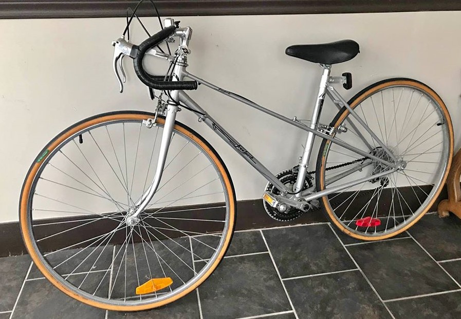 steffturner's tweet photo. @fallonhewitt_ thanks for selling me this cool vintage bicycle. Emma Turner is going to love it! #recycle #reuse #secondhand #pedalpower https://t.co/m15yiwnxrA