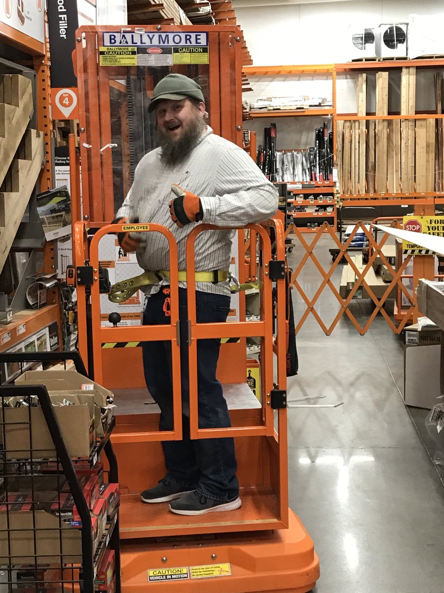 DS Paul being safe by strapping in on the Ballymore and also wearing gloves. Great job Paul. #safetyselfieNP ⁦<a href="/belford_melissa/">Melissa Beth Belford</a>⁩ ⁦@KevinMasseyTHD⁩ <a href="/key2real4ya/">Key2real4ya</a> ⁦<a href="/Mmgmaggi/">Margie</a>⁩