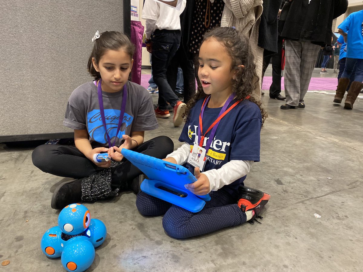 bplibrarian's tweet photo. Great learning and such well-prepared kids! Thanks @HunterPrincipal @mrshough_hunter @MsRDrake #NCTIES2020 https://t.co/VVxAIa7cNR