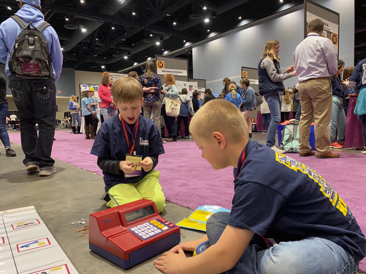 bplibrarian's tweet photo. Great learning and such well-prepared kids! Thanks @HunterPrincipal @mrshough_hunter @MsRDrake #NCTIES2020 https://t.co/VVxAIa7cNR