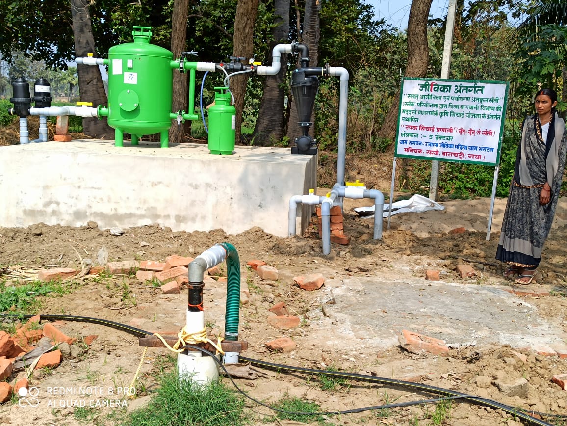 Sangeetkumar88's tweet photo. Drip irrigation system on 5 Ha (total cost- Rs 788171; 90% subsidy) vegetable farm land has been set up in drought affected Barachatti block of Gaya under #SLACC in convergence with Dept. of horticulture.@PritiKumar67 @MoRD_GOI @WorldBankIndia @saravanakr_n https://t.co/c3NZOZFlHd