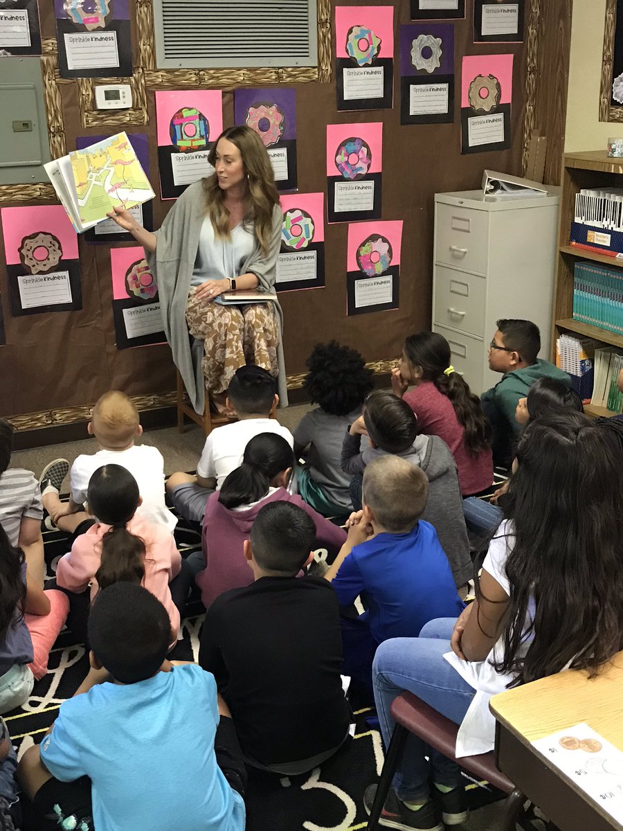 lo_fergie's tweet photo. Thank you to Nikki Cummings for reading to my amazing 2nd graders ! Your an amazing motivational speaker, reader, author, and friend! Oh the places we will go! @ThornerThunder  #thisisus #teambcsd #kindness #DrSeussWeek https://t.co/EJ4szN8vK6