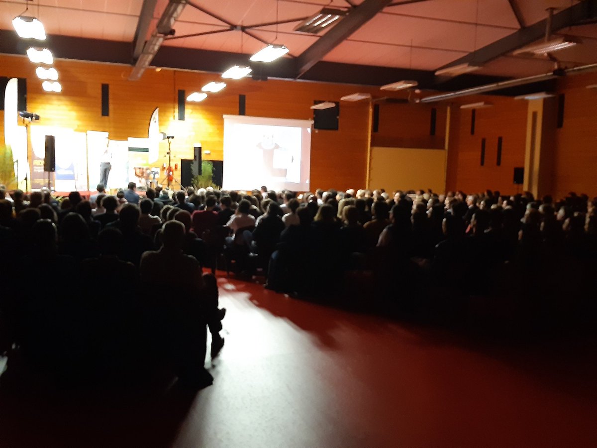 LeFollC's tweet photo. #Confluence2020 : le pouvoir du sourire avec @regisrossi2 et l acac, dorices développement, le gaplace, Tabari croissance le trèfle, le Rdv,Alliance , @CCINantes .😄😃😀 https://t.co/8TDRc4dVvU