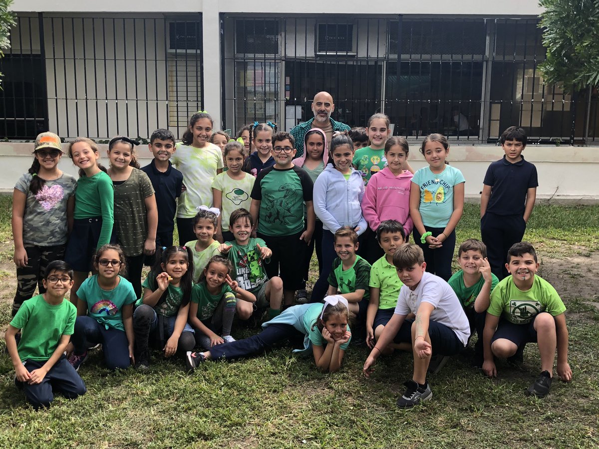 JuankyDiaz's tweet photo. #greeneggsandham #obleck #oobleck #DrSeussWeek #thirdgrade @CoralParkElemS #lunadiaz #finallyanicepicture #100percentmustaches for #portfolio @AileenVega123 @cachututilola @TLCabrera3 #cpe #coralparkelementary https://t.co/6b2Aa6RXkw