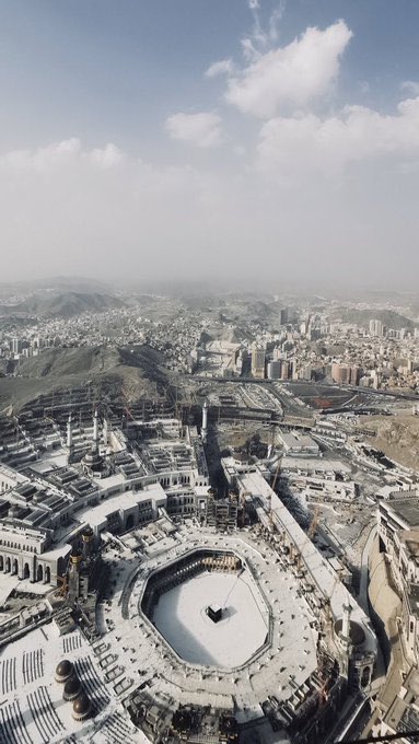 MhrS4569's tweet image. حسبي أن تبقَيّ آمنةً
وعُيون الخالقِ ترعاكِ 🤎🕋 

#مكة_المكرمة