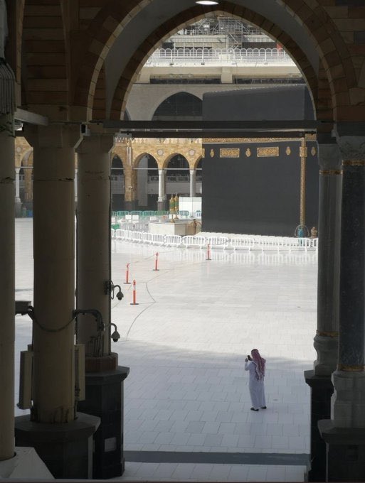 MhrS4569's tweet image. حسبي أن تبقَيّ آمنةً
وعُيون الخالقِ ترعاكِ 🤎🕋 

#مكة_المكرمة