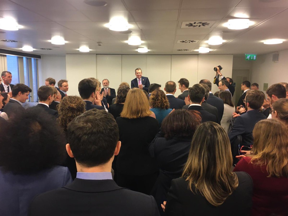 No.10 Press Office (@number10press) on Twitter photo Chief Negotiator <a href="/DavidGHFrost/">David Frost</a> briefs the UK team on the latest on Round 1 of negotiations with the EU. Talks ended today and resume 18 March in London.
Read our statement here: no10media.blog.gov.uk/2020/03/05/sta… Chief Negotiator <a href="/DavidGHFrost/">David Frost</a> briefs the UK team on the latest on Round 1 of negotiations with the EU. Talks ended today and resume 18 March in London.
Read our statement here: no10media.blog.gov.uk/2020/03/05/sta…