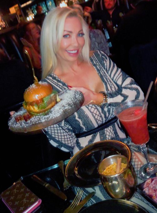 Not gonna find a tastier burger than this @SheeshChigwell #finedining #waguburger #bestcocktails https://t<a class="tags" target="_blank" title="On Twitter" href="/?out=eyJ0eXAiOiJKV1QiLCJhbGciOiJIUzUxMiJ9.eyJpYXQiOjE3MjE4OTQxNzQsImlzcyI6InR3cG9ybnN0YXJzLmNvbSIsIm5iZiI6MTcyMTg5NDE3NCwiZXhwIjoxNzUzNDMwMTc0LCJyZWRpcmVjdF91cmwiOiJodHRwczovL3R3aXR0ZXIuY29tL1NoZWVzaENoaWd3ZWxsIn0.yoGkyeXzXQCsxhZrfmmvjYnXKWXSiF_BtLBLPefv2feYvXmrD5AJoQsrFgaaw1qDAonCOPJFVjqLT-qB5Bk8LQ">@SheeshChigwell</a><a href="/tag/finedining"class="tags"><span>#finedining</span></a><a href="/tag/bestcocktails"class="tags"><span>#bestcocktails</span></a><a href="/tag/waguburger"class="tags"><span>#waguburger</span></a>