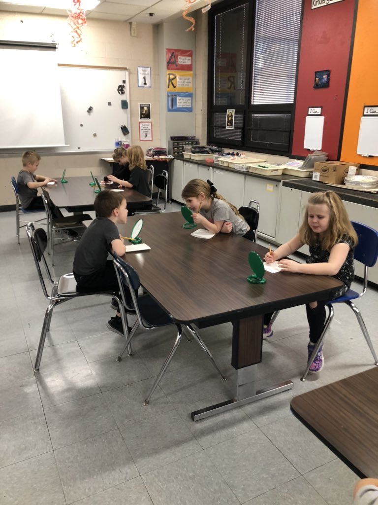 MrsAmandaRusso's tweet photo. #FillinFriday Some Kinder classes had fun drawing their favorite subject - themselves! We looked in mirrors to correctly identify all of the shapes that make up our face. Kinder self portraits are just about my most favorite thing EVER! @lapelelementary https://t.co/L8SQMuaeXm