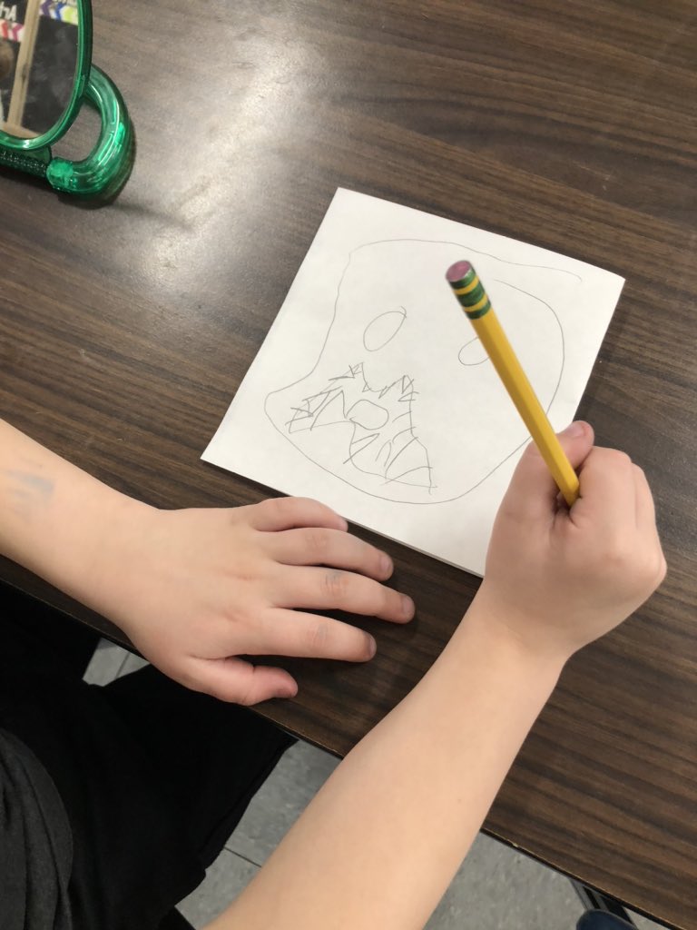 MrsAmandaRusso's tweet photo. #FillinFriday Some Kinder classes had fun drawing their favorite subject - themselves! We looked in mirrors to correctly identify all of the shapes that make up our face. Kinder self portraits are just about my most favorite thing EVER! @lapelelementary https://t.co/L8SQMuaeXm