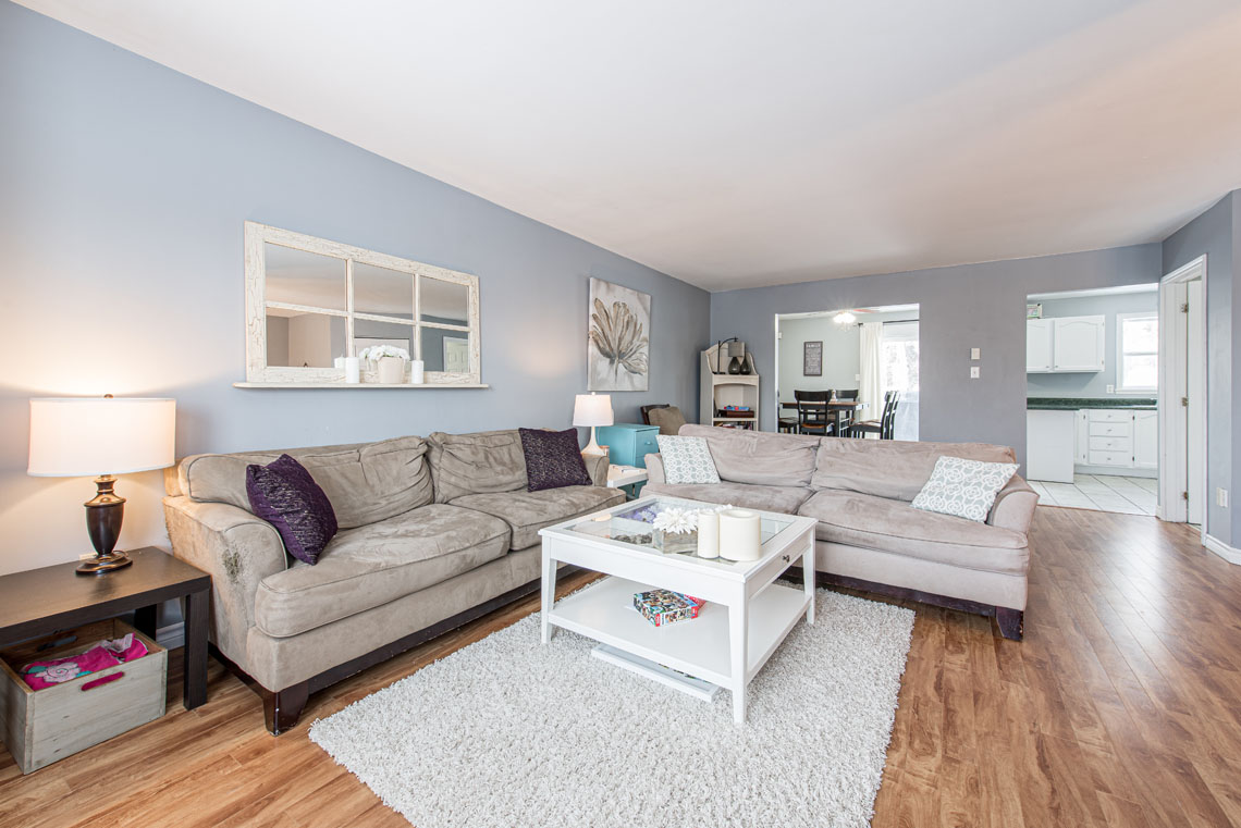 ParachuteRealty's tweet photo. 157 Charles Road is listed for under 230k, and located in the desirable community of Timberlea. 3 bedrooms, 1408 sq.ft. of living space, part of one of HRM’s best school districts: it’s the perfect home for someone’s small and growing family!

https://t.co/rMg87aTHeA https://t.co/OCikrs1CBl