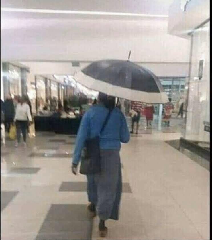 Buyitiful's tweet image. Now we can finally put Robben Island to good use; Quarantine #CoronaVirusSA