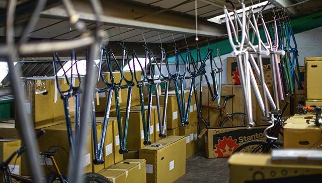 StantonBikes's tweet photo. Fit to bursting with frames. Big shipping day tomorrow! Also the first drop of new outlet frames in some cool satin finishes! #stanton #stantonbikes #hardtail #custom #steelisreal https://t.co/pkjAua9q9M https://t.co/iqsQlzW1Q5