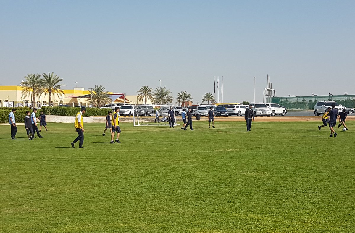 AIS_Sport's tweet photo. We wrapped up #HPEWeek with some staff vs students soccer games ⚽️🏃🏽♂️ @AISsharjah boys in action! #AISJrSecondary #AISSnrSecondary #GetActive #GetHealthy @achperqld https://t.co/whq6N6SpUy