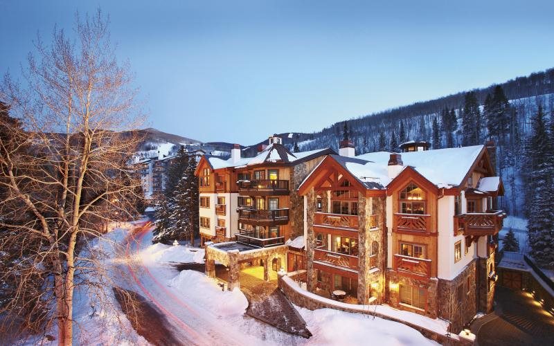 piratebelize's tweet photo. Walk to Gondola One! 🎿 Arguably one of the best locations in Vail Village, enjoy a #Vail ski getaway complete with a beautifully appointed, #mountainmodern residence and access to a 22-person outdoor hot tub! Plan your #mountain getaway today: https://t.co/g7RBEyduDQ https://t.co/8WhBnGD8jl
