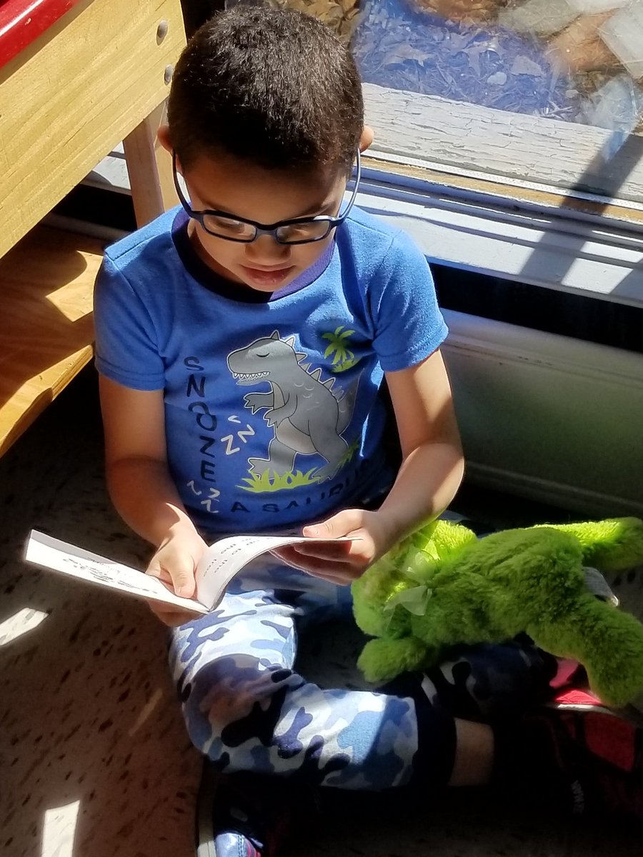 AnnaNordmeyer's tweet photo. Stop everything and read time at South Park!!  #ReadAcrossAmericaWeek @MoberlyDistrict https://t.co/REU0nLWMQU