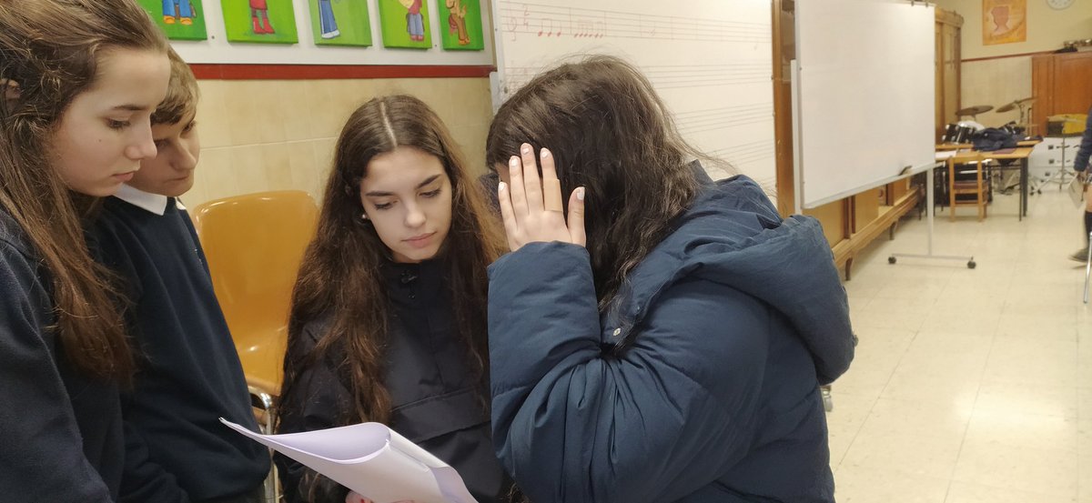 GOAtocha's tweet photo. Nuestros alumnos de 2°A de la ESO nos envían esta noticia:
Hola, nosotros somos Faíscas y estamos trabajando para que podáis disfrutar de nuestra Ópera.
#GOAtocha #2AESO #LÓVA #Faíscas #actores #RP #escenografos #estetica #compositores #director #regidora https://t.co/zp7oE3ZnYH