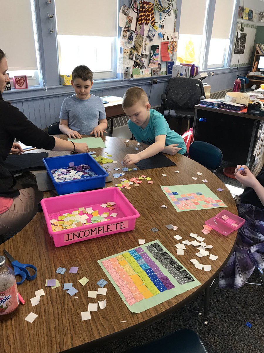 therealmiss2K's tweet photo. Having a little fun with arts and crafts to reinforce fractions! @NLS_Rochester https://t.co/hyBUxVhuBS