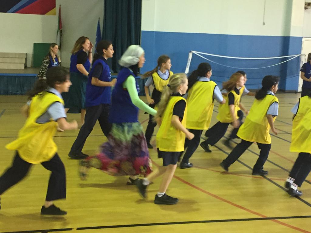 AIS_Sport's tweet photo. Our Junior School were pumped for the #HPEWeek staff vs students soccer games ⚽️🏃🏽♀️🏃🏽♂️ Check out some of the action! #AISPrimarySch #GetActive #GetHealthy @AISsharjah @achperqld https://t.co/wiXjyuVoON