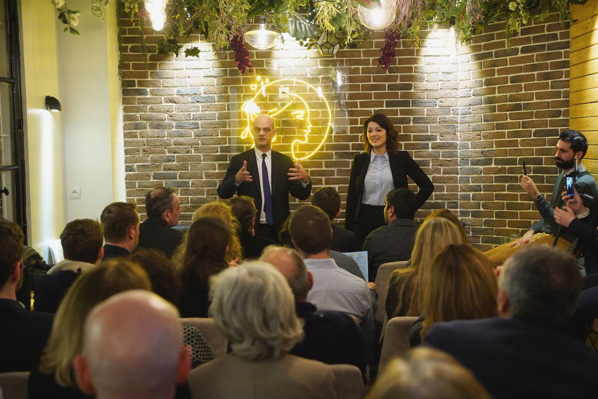 Soirée débat sans tabou des Levalloisiens avec notre ministre de l’#EducationNationale <a href="/jmblanquer/">Jean-Michel Blanquer</a> et <a href="/maudbregeon/">Maud Bregeon</a> #Municipales2020