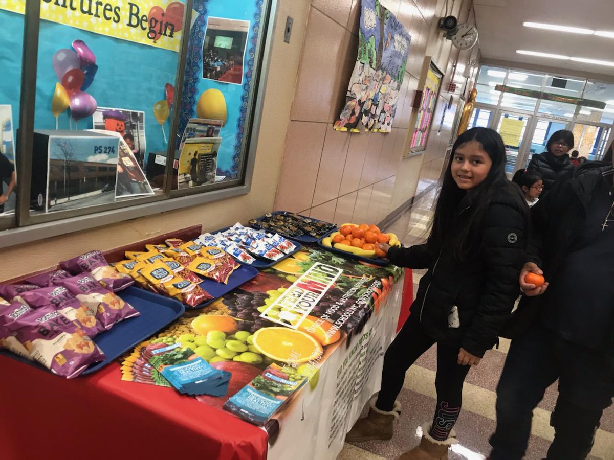 PS274K's tweet photo. Creating a welcoming &amp; affirming environment. Thank you to Office of School Food for providing our parents &amp; guardians with a delightful sample of healthy snacks that are served to our students each day. 
@BKNorthNYCDOE
@D32Bushwick 
@ExecSuptKWatts 
@MabelSarduy https://t.co/L3vE2QHYhn