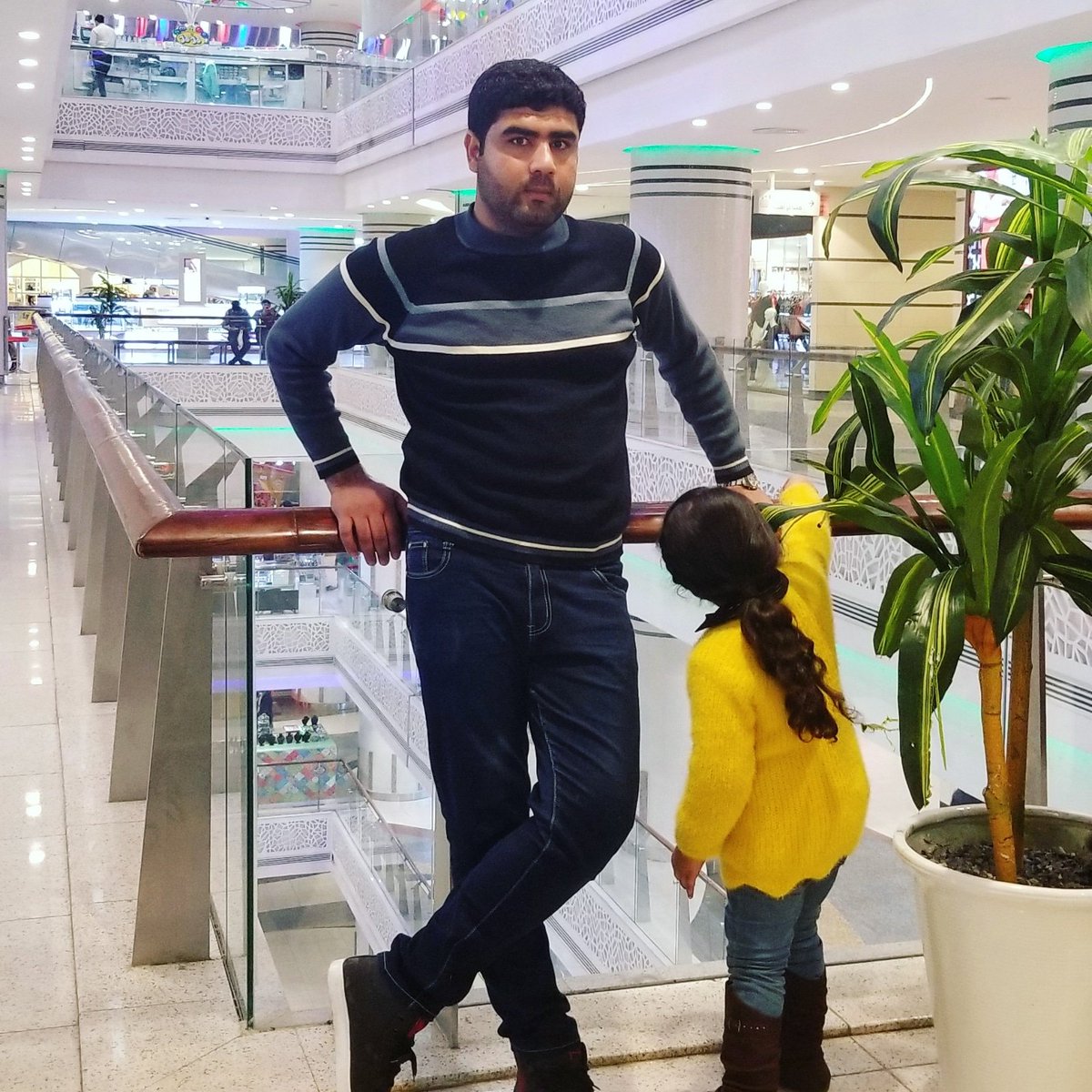 Shponkai001's tweet photo. خه عادت مې:
د هیچا کیسه کې نه یم چې ما پسی وائي؛
 زه مې خپل ژوند نه، په خپلو قوانینو خوند اخلم. 
#A__F https://t.co/g6IsIru8qN