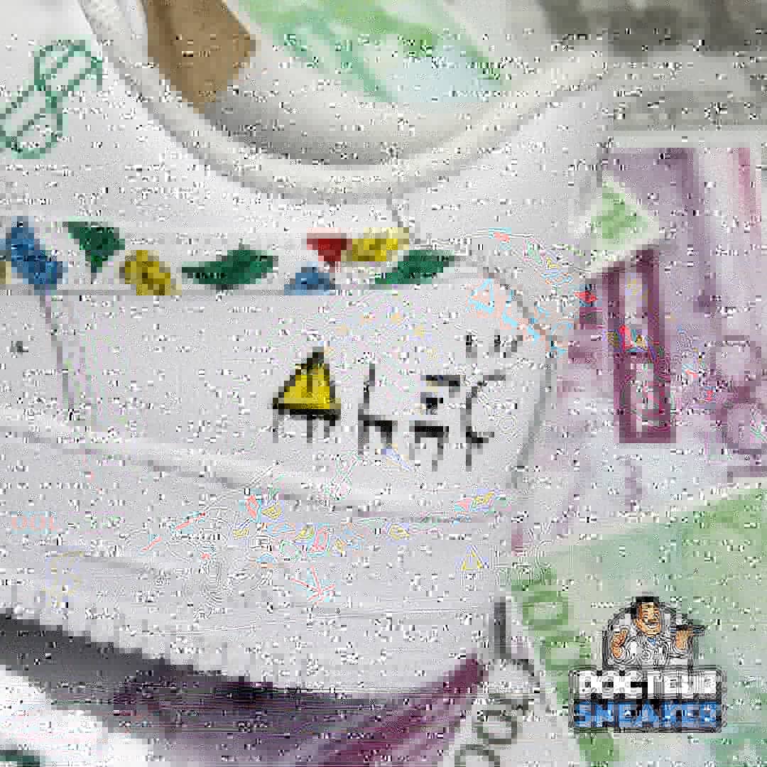 docteursneaker's tweet photo. [Custom of the day] 🎨💊

Air Force 1 "Monopoly Cash" inspirée par Alec Monopoly 

La paire parfaite pour une partie de Monopoly inoubliable ! @alecmonopoly 
#LT #customoftheday #welovesneakers #anotherone #sneakerart #Nike #AirForce1 #fromToulouse #gamechangers https://t.co/ugjfVgt1Pb