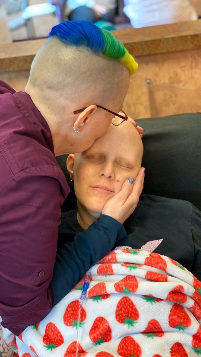Rocking28832186's tweet image. My daughter is fighting terminal cancer. Her dream is to see MCR. I’m a mom. making her dream come true. Please help. Her name is Kelly. Diagnosed 1.012 days ago. Terminal Ewing’s sarcoma. She continues to fight with chemo. 34 rounds so far. Please bring her to see you.