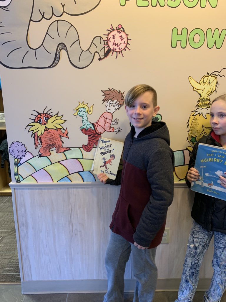 CloverElem's tweet photo. Day 4 of PARP week!! Thank you to all of our visitors who are GUEST reading this week!! Another day of visiting our friends at EDUKIDS!! ☘️💙☘️ https://t.co/HNHiJqLES3