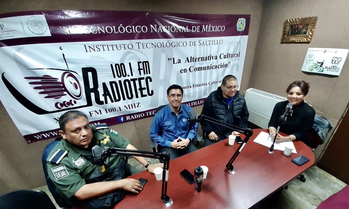 eolache's tweet photo. Un gusto participar en el programa De Frente y De Perfil conducido por Cristina Arriaga en @XHINS_FM #RadioTec #Saltillo hablando del tema #medioambiente y buena vecindad @SaltilloGob @manolojim @MedAmbienteSalt https://t.co/1FIZrn7xgq