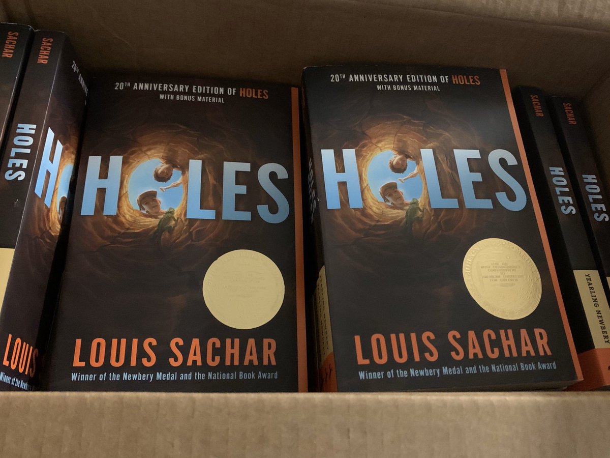 MrsGLISD's tweet photo. Our novel study materials from #DonorsChoose have arrived!  #BrandonBears #WeRiseAimHigh #BrandonPrideNeverDies https://t.co/dnl6zBedW4