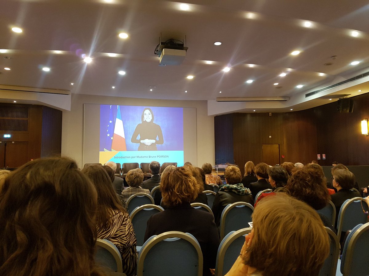 MarieLaetitiaGo's tweet photo. Les #administrateurs ont un rôle majeur à jouer pour pousser l'urgence #climatique au coeur de la reflexion stratégique des #entreprises. Car il faut "passer de la parole aux actes" comme l'a souligné @brunepoirson en ouverture. #gouvernance @PWNParis #theboardnetwork #Inspire https://t.co/RbHPqFd6z3