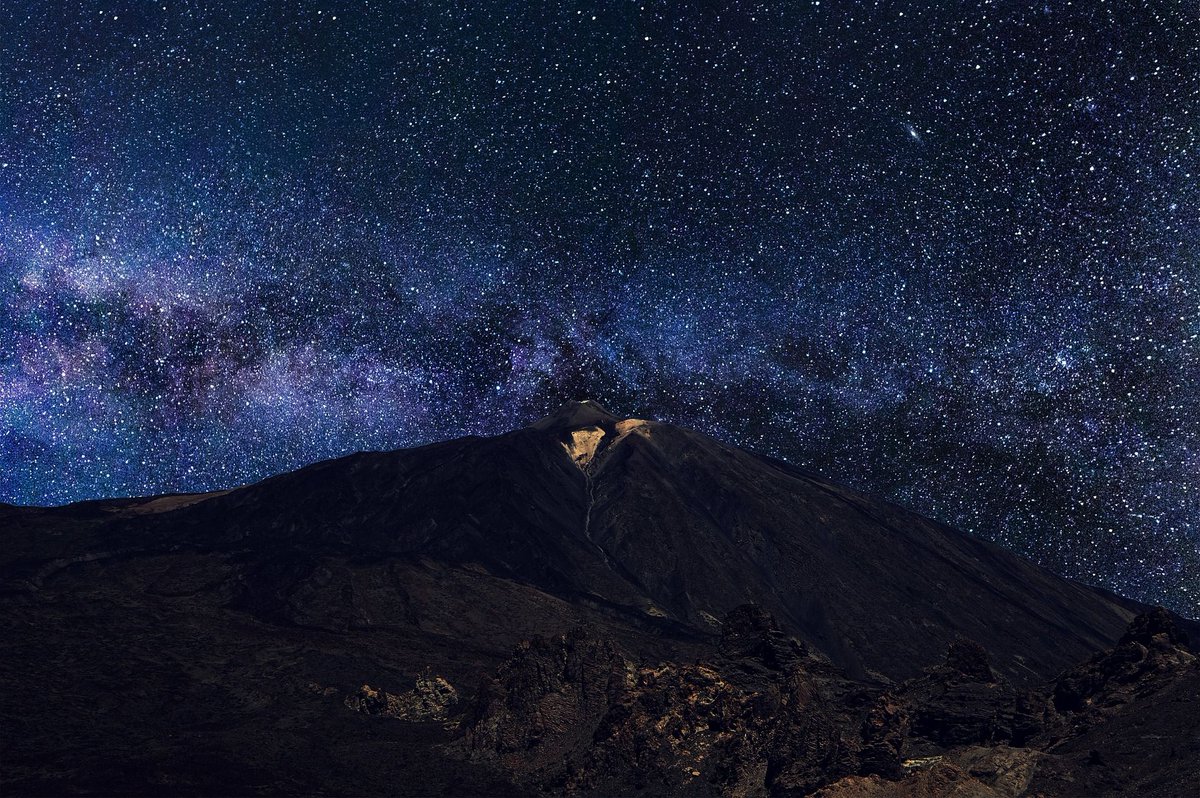 mitecogob's tweet photo. 💡 La contaminación lumínica no es sólo una amenaza para la astronomía 🔭 sino para los ecosistemas

El objetivo es maximizar la #EficienciaEnergética del alumbrado 🔦 minimizando su impacto en los ecosistemas de la Macaronesia

👉 https://t.co/vZO2QzG0Xz https://t.co/FMAA5Q146c