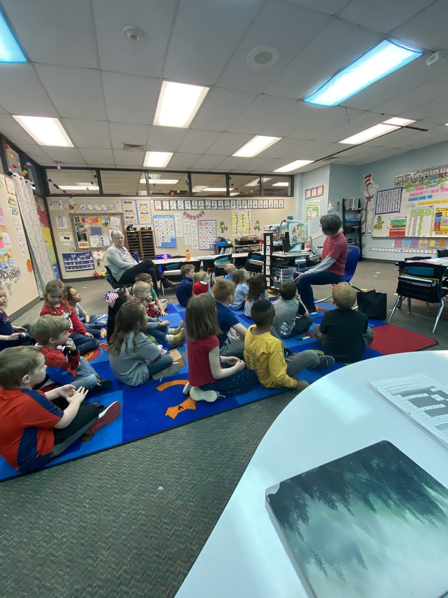 CaleyJohnson77's tweet photo. We love when Mrs. Cook comes to visit us! https://t.co/qhT39K1yFu