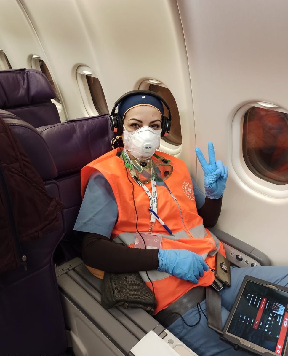 Opel Corsa, Toyota Corona moodum!
My ‘yurt dışı görev’ costume. 😷😇 Uçuşa kapalı Arabistan’a boş uçakla gidip, Umre için gidip mahsur kalanları getirdik! Arabistan temiz, vaka yok şimdilik, ama tedbiri elden bırakmamalı! #doctor #nurse #cabincrew #thy #medicalteam #coronavirus