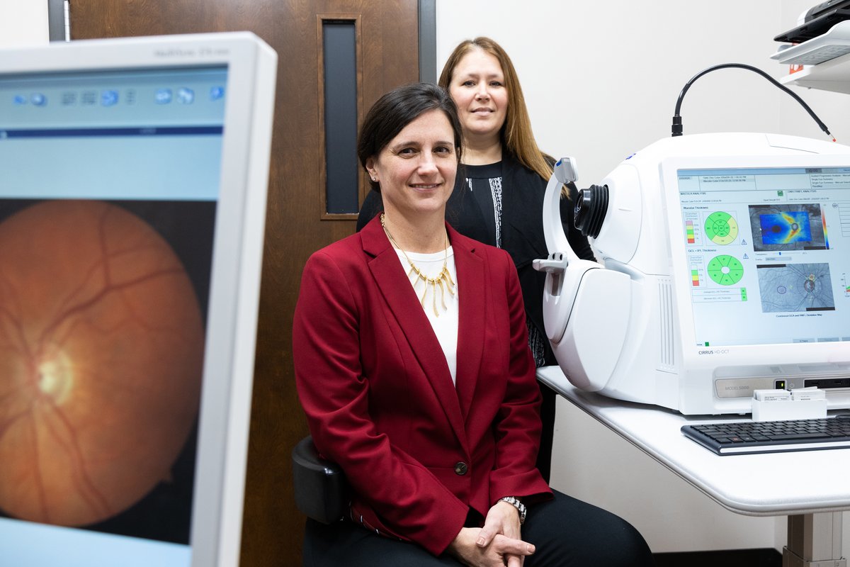 iowastatechs's tweet photo. Dr. Tricia Neppl, professor in HDFS, and Dr. Heather Greenlee, professor in Vet Med, show how #IowaStateInnovates with research in rapid eye scanning predictions of risk for developing Alzheimer's disease. #humanscientist https://t.co/siu173vhRi