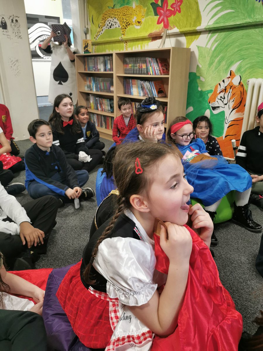 We loved visiting the library and having the chance to be read to by the year 6 children. We finished off our visit to the library with a fabulous book read by <a href="/MrMacLPS/">Mr. McInnes</a> We found 'Dogs don't do Ballet' incredibly funny 😂 <a href="/LansdownePS/">Lansdowne Primary</a>