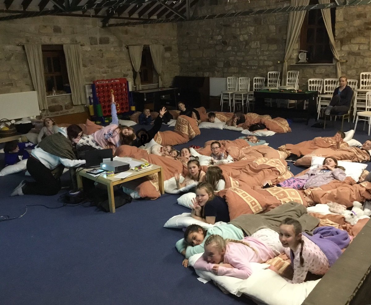 rothwell_vic's tweet photo. Movie night here @Linehamfarm #schoolofrock #popcorn #gettingcosy https://t.co/NTvSef5Cck