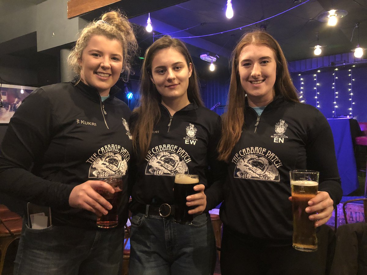 CabbagePatchPub's tweet photo. Great to see our @StMarysU @StMarysWRFC @SportStMarys ladies rocking their training tops at tonight’s LIVE @podwomensrugby with @RachaelBurf12 @AbbieScott93 @JohnnieHammond @MarliePacker @shonapowell08 https://t.co/9YXfh5Qrig