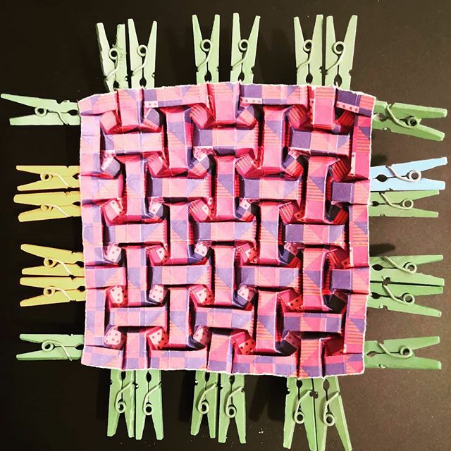 OrigamiInvasion's tweet image. Verso de la variation de la cubes tessellation

Design : Ilan Garibi (@garibiilan)

#origami #origamiart #papercraft #paper #paperart #craft #paperfolding #paperfoldingart #tessellation #origamitessellation #squaregrid #ilangaribi #ilangaribiorigami #cubestessellation #cubet…