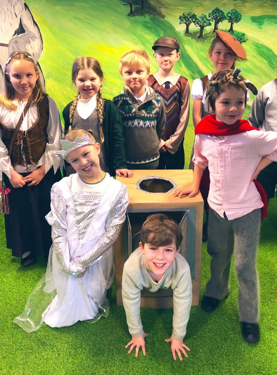 PortfieldSchool's tweet photo. What an amazing #WorldBookDay at Portfield. We studied books that were later made into films. All the children also received a free book! #Iwasabookfirst @James_Munt @MrStrongHT @AbbieParkin3 @MissBevis_teach @louisesmaddison @TKATAcademies https://t.co/chNXFeoRMN