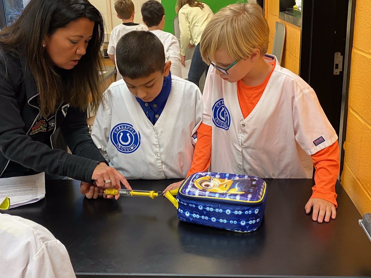 cces_sciencelab's tweet photo. This morning, Mrs. McGhee’s 2nd grade came to the lab and explored forces of push, pull and friction.  Thank you parent volunteers! @dr_cheatham @CCES_Colts_PTO https://t.co/zq4rG0adnZ