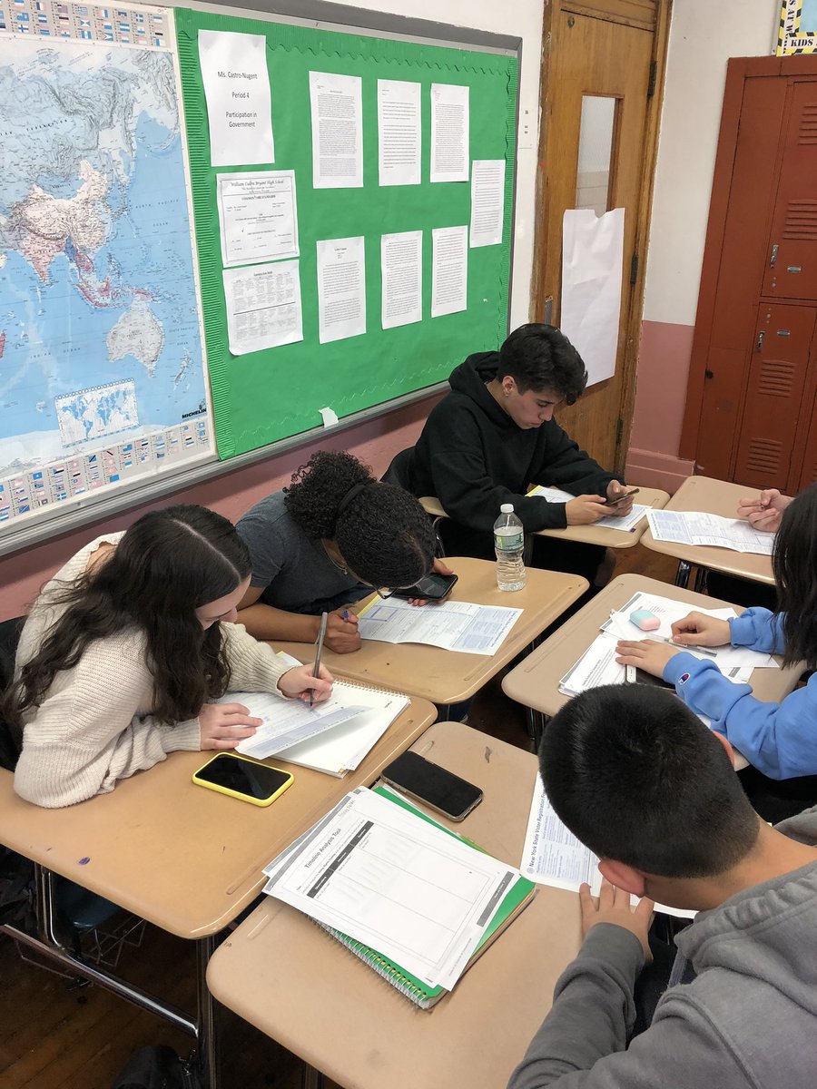 itsmszara's tweet photo. Mrs. Meyer helping some of her seniors register to vote today. Seriously, I ❤️ my department, I went in to many rooms today and saw so much excitement, engagement and respect. #CivicsForAll #CivicsWeek2020 #Vote @WCBryantHSLIC https://t.co/HewaUliOiO