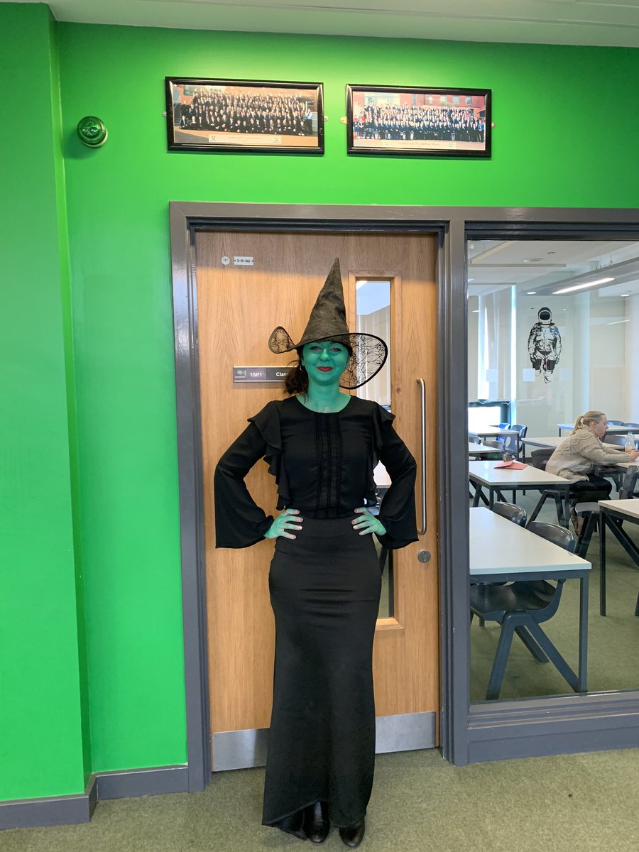 missp7890's tweet photo. So I enjoyed dressing up as The Wicked Witch of the West a little too much today. #WorldBookDay2020 #wicked #wizardofoz https://t.co/hsvvSDKktC