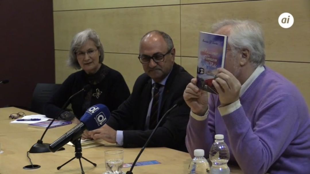 AbuelaTeCuenta's tweet photo. @papelicopy 
#PapeliCopy 
#Villena #Alicante 
Calle #JuanChaumel 
Te #Recomienda #Leer una #Novela 
Las Vacaciones que iluminaron mi Vida
#RegalaLibros 
https://t.co/mHi3z26nSU https://t.co/XGubHUFHTQ